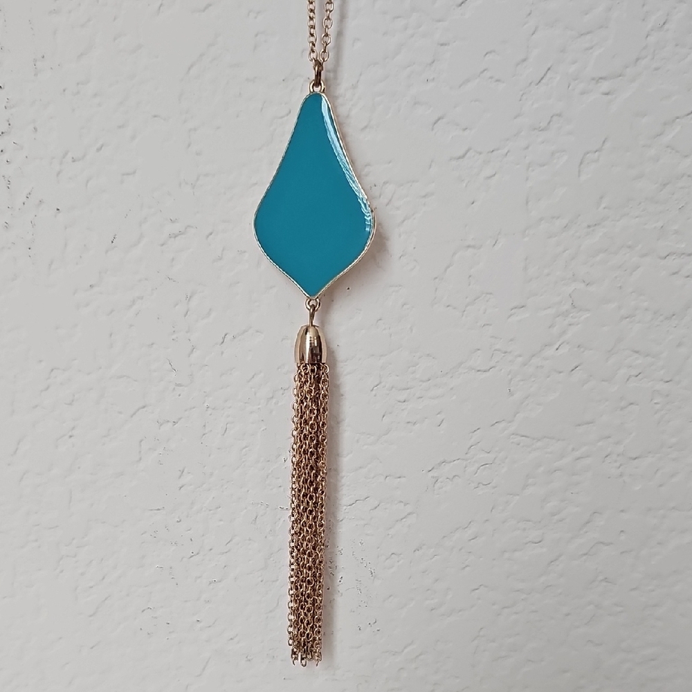 Chic Teal Pendant Necklace With Gold Chain